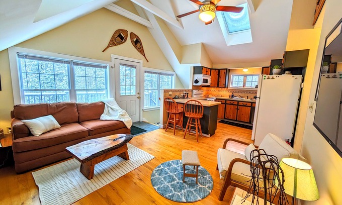 Warren Apartment | Adventure Awaits at the Alpine Apartment! Explore All Year Round!