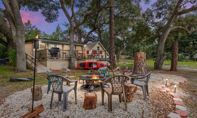 Fort McCoy House | Adventure Awaits on Canal Front Lake Kerr in Beautiful Ocala National Forest!