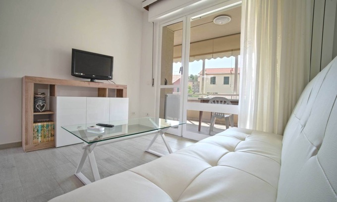 Rezza Apartment | AED Home