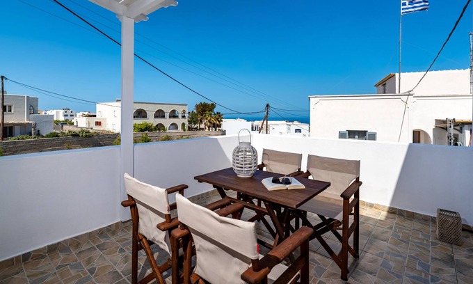 Karterados Apartment | AERENIA SUITES