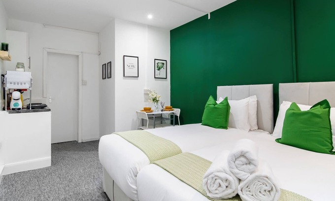 Southgate Apartment | Affordable En-Suite Studio Rooms in London, N14 2C