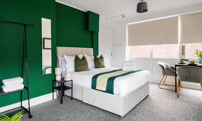 Southgate Apartment | Affordable En-Suite Studio Rooms in London, N14 1A