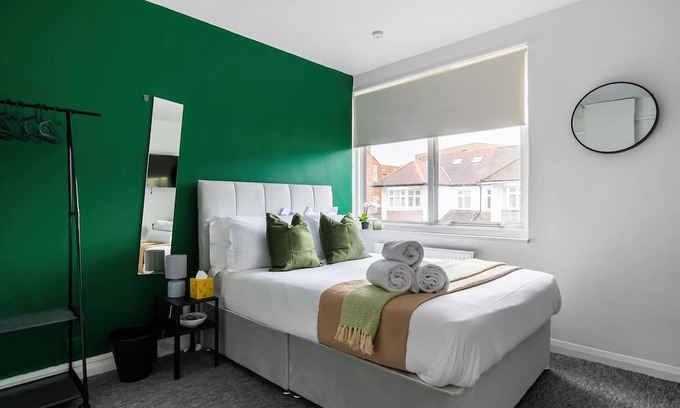 Southgate Apartment | Affordable En-Suite Studio Rooms in London, N14 5A
