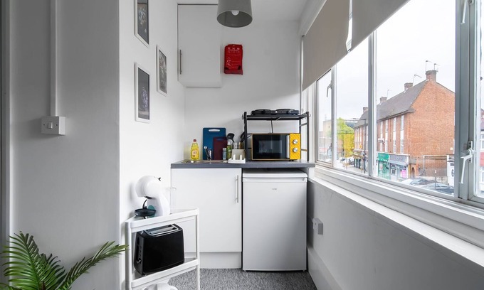 Southgate Apartment | Affordable En-Suite Studio Rooms in London, N14 1B