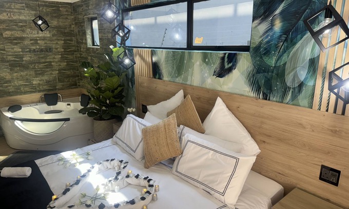 Ekurhuleni Hotel | Africa Paradise