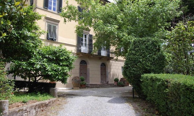 Pieve di Compito House | Agriturismo Alle Camelie