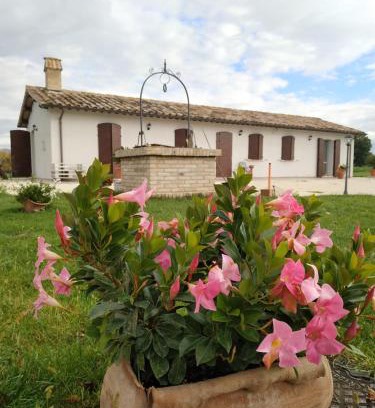 Spello House | AGRITURISMO " LE SERRE"