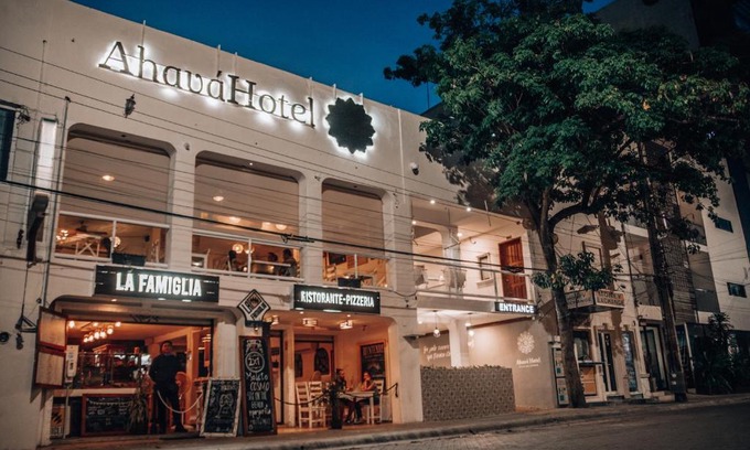12th Street Hotel | Ahava Hotel