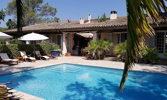 Les Maillans Villa | AIR-CONDITIONED VILLA WITH PRIVATE POOL IN A QUIET LOCATION