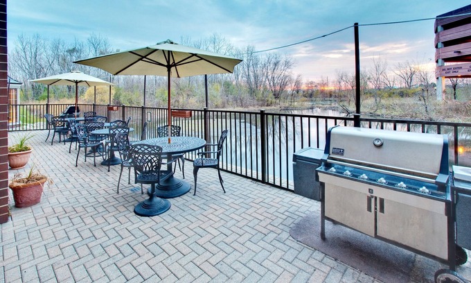 Forestview Condo | Air-Conditioned King Suite | Complimentary Breakfast