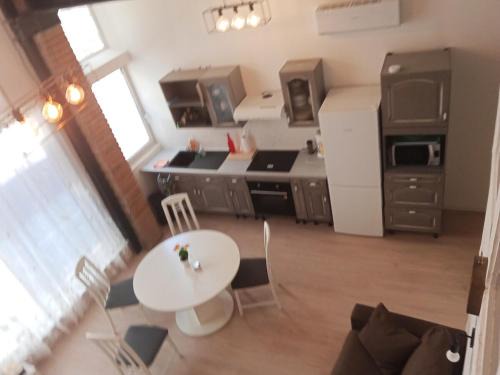 Graulhet Apartment | Air-conditioned apartment, 3 rooms, 4 to 6 people, Tarn, Albi, Gaillac, Cordes