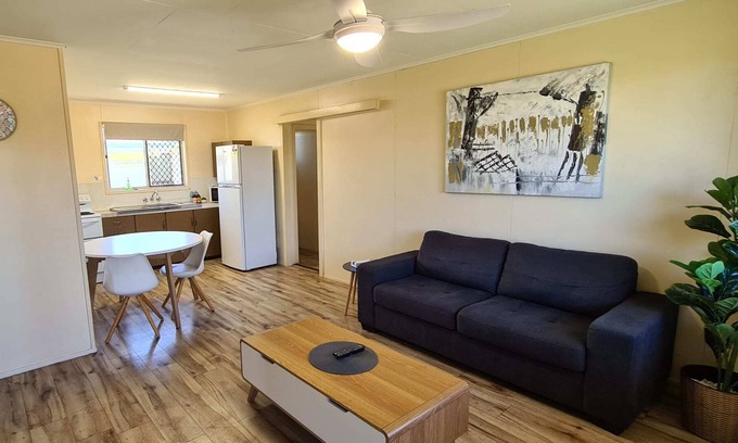 Norville Apartment | ⚽ Aircon Unit short walk away to ATW Sports Club 🍻