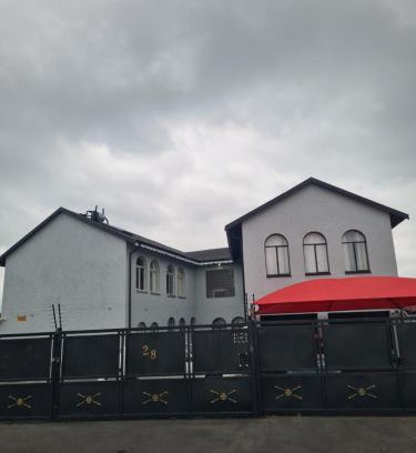 Kempton Park House | Airport Lodge OR Tambo
