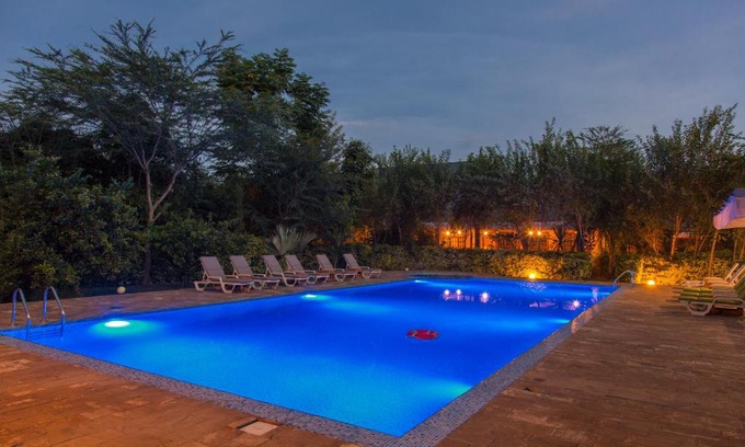 Arusha Cabin | Airport Planet Lodge