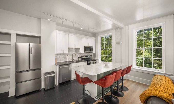Pendleton Apartment | Airy, Elegant 1bd Apartment, Steps from Everything