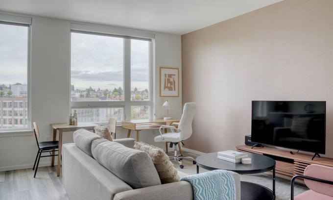 Yesler Terrace Apartment | Airy First Hill studio w/Gym & BBQ, nr park, by Blueground