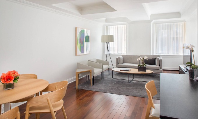 Sutton Place Hotel | AKA Residences Newly Renovated Premium Suite w/WiFi & Access to Gym & Pool