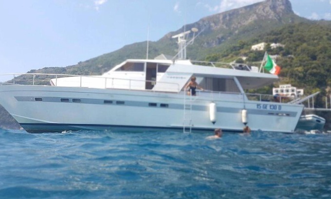 Historical Downtown Salerno Boat Rental | Akhir Cruise Charter