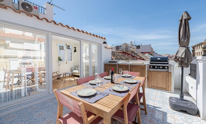 Centro Apartment | Alba - Holiday Penthouse in Malaga City