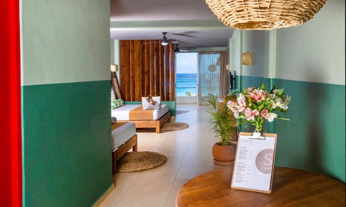 Cozumel Hotel | Albatros by Bedsfriends