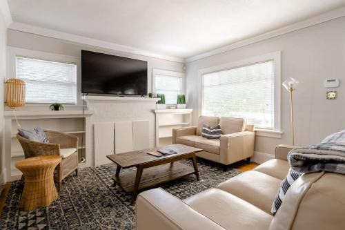 King House | Alberta Arts Gem - 2BR - 2BA - Prime Location