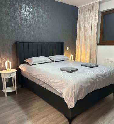 Sector 4 Apartment | Alex Mnl Lux Apartment free parking D12