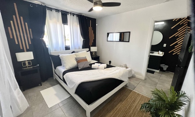 Lynwood Apartment | "ALEXA BOOK VACATION HOME"