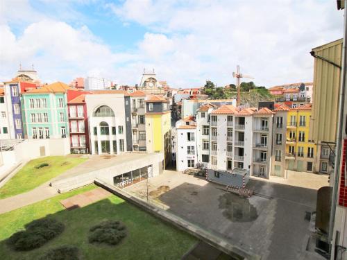 Centro / Baixa Apartment | ALIADOS by YoursPorto