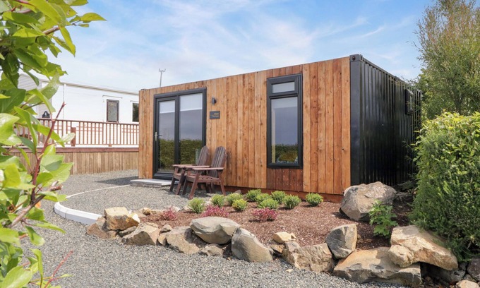 Bushmills Cottage | ALKEN THE HARE, with a garden in Bushmills, County Antrim
