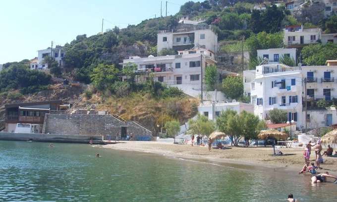 Ikaria Apartment | Alkistis Cozy By The Beach Apt in Ikaria Island, Therma Ground Floor