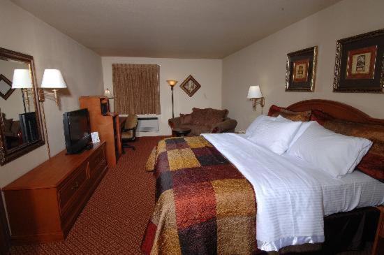 Branson Hotel | All American Inn & Suites Branson