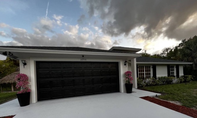 Hunt Club House | ALL REMODELED PROPERTY WITH AMAZING BACKYARD