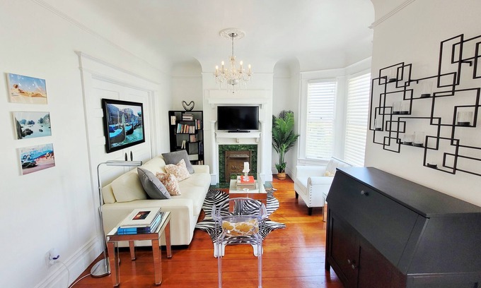 Nob Hill Condo | Alluring Nob Hill