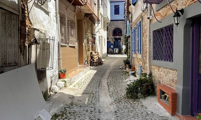 Ayvalik City Center House | Almina Kantarcı Pansiyon