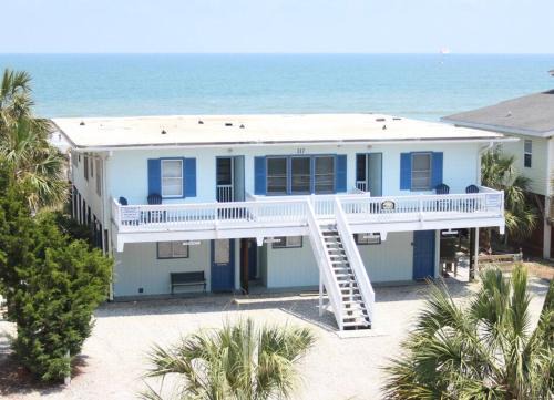 Surfside Beach Apartment | Almost Heaven OCEANFRONT D 3 Bd/3B FREE WIFI