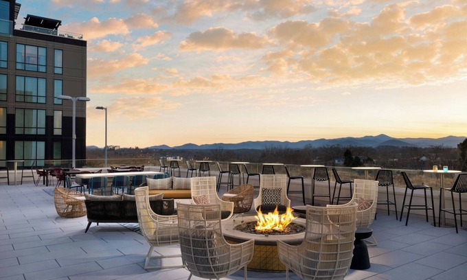 Downtown Asheville Hotel | Aloft Asheville Downtown