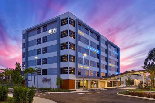 Ludlam Hotel | Aloft Miami Airport