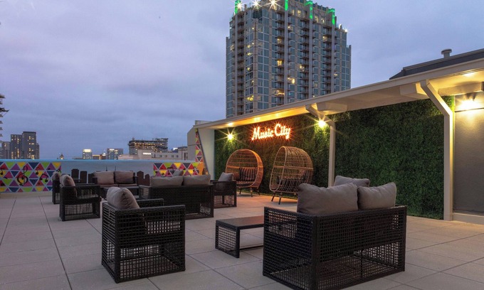 Music Row Hotel | Aloft Nashville West End