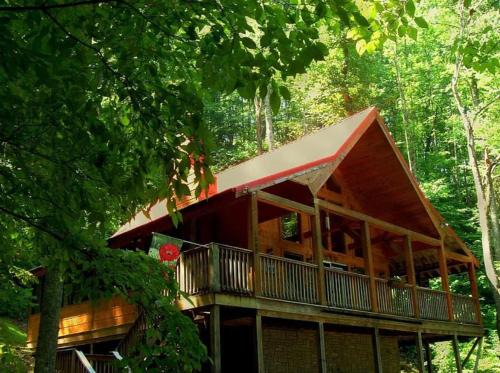 Townsend House | Alpine Joy-Hot Tub, Pond Access ,Cozy Cabin Retreat in the Smokies