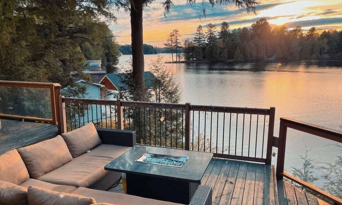 Bala Ski Chalet | Alpine Lake House - Waterfront + Hot tub