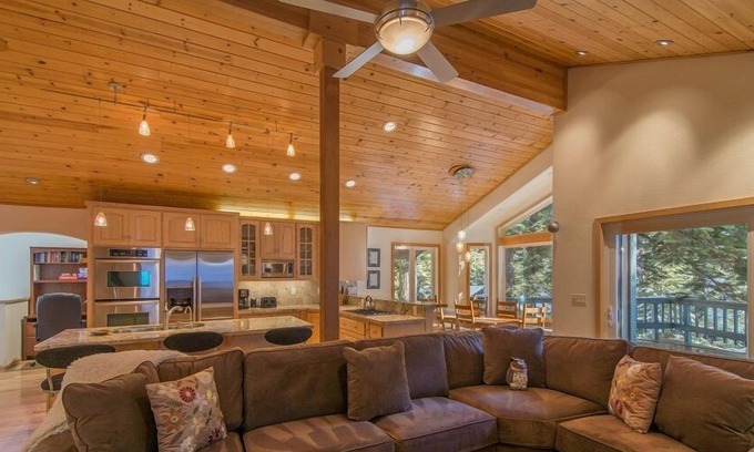 Alpine Meadows House | Alpine Meadows home w/ Private Hot Tub, Close to hiking, Fireplace- Mineral Springs Getaway
