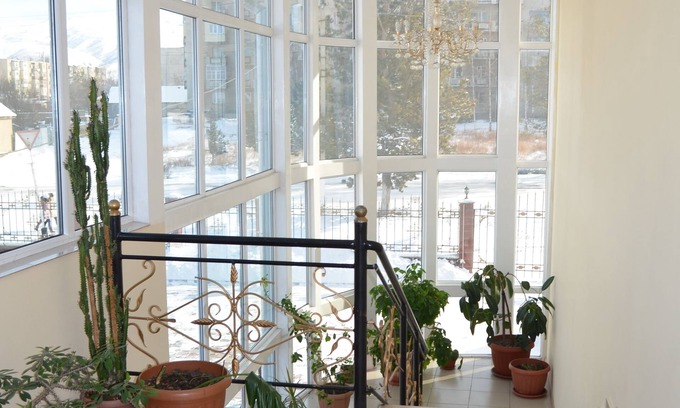 Karakol Hotel | Altamira
