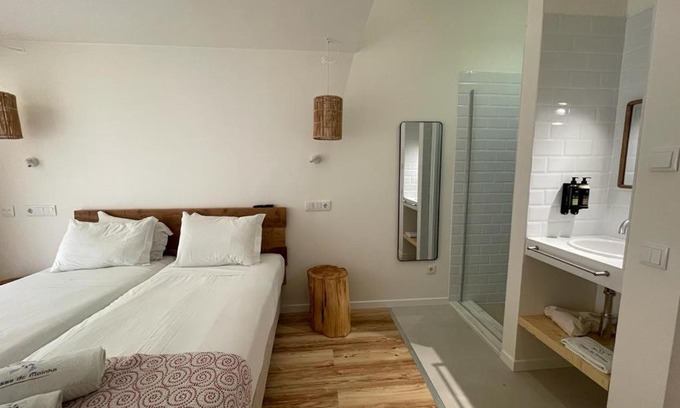 Baiona Bed & Breakfast | Altinho B&B - Quartos - Rooms - Odeceixe