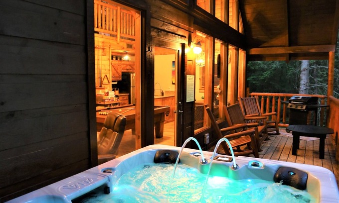Gatlinburg - Pigeon Forge Cabin | Always & Forever 1 Bedroom Cabin by RedAwning