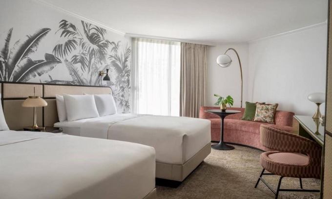 Hunt Club Resort | Always Take The Scenic Route! 3 Comfortable Units, Sauna, Playground, Tennis