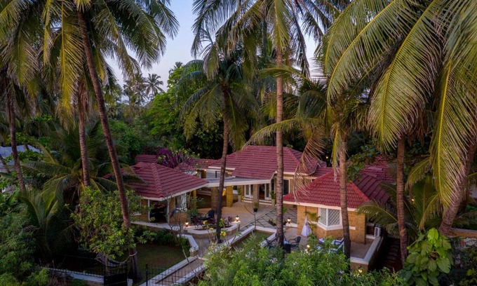 Mumbai Villa | amã Stays & Trails, Beach House Madh Island