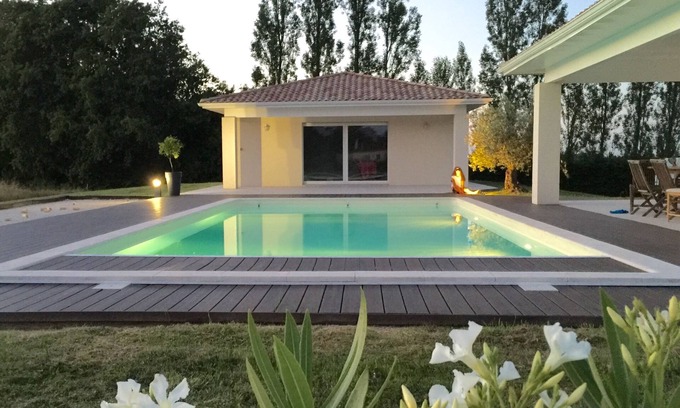 Pompignac House | Ama guest room