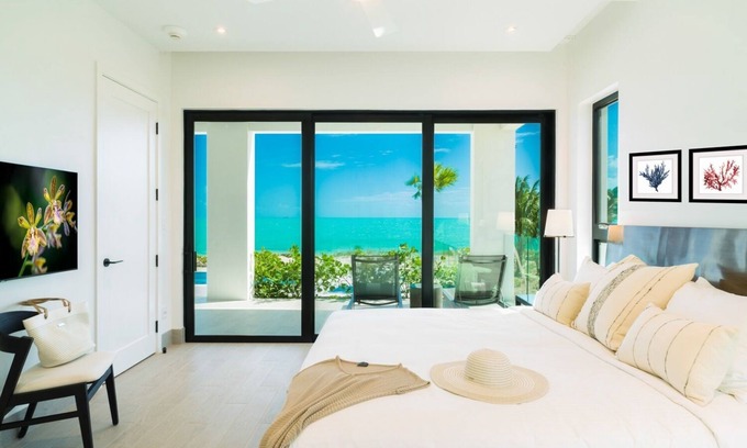 Long Bay Hills Resort | Amazing 2 Bedroom Penthouse with Pristine Ocean Views!