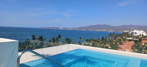 Bucerias Apartment | Amazing 2 bedroom condo in Golden Zone steps away from the ocean
