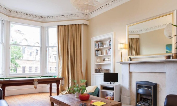 Bruntsfield Apartment | Amazing 4 Bedroom Apartment Just Off The Meadows